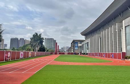 学校一般铺建什么类型的塑胶跑道